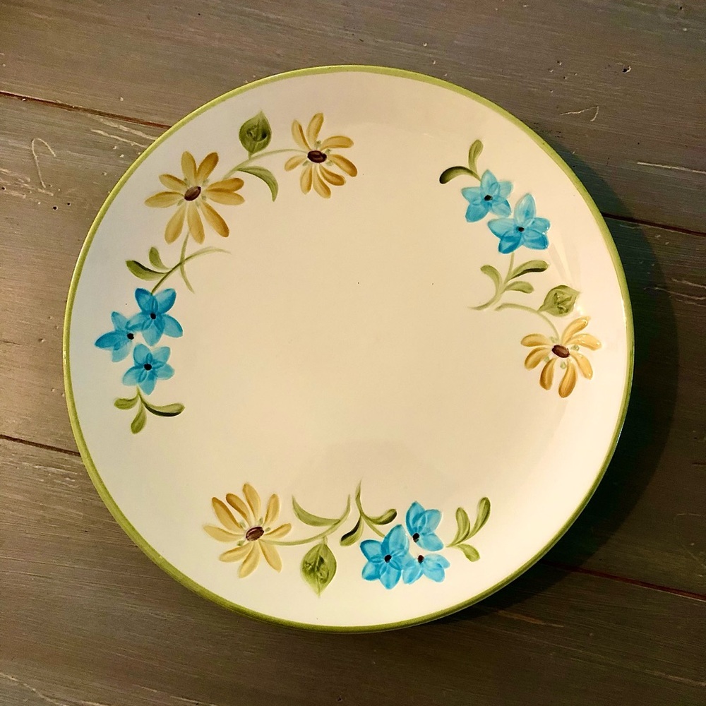 2 Franciscan earthenware yellow daisy 10 1/2” dinner plates